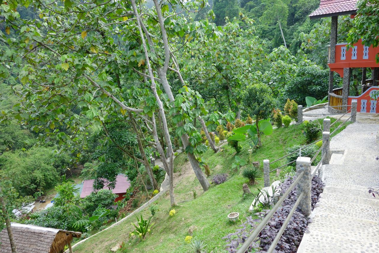 Hotel Orangutan Bukit Lawang Exterior photo